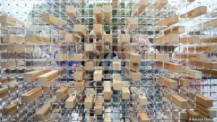 A 'disappearing' art work for Holocaust sufferers